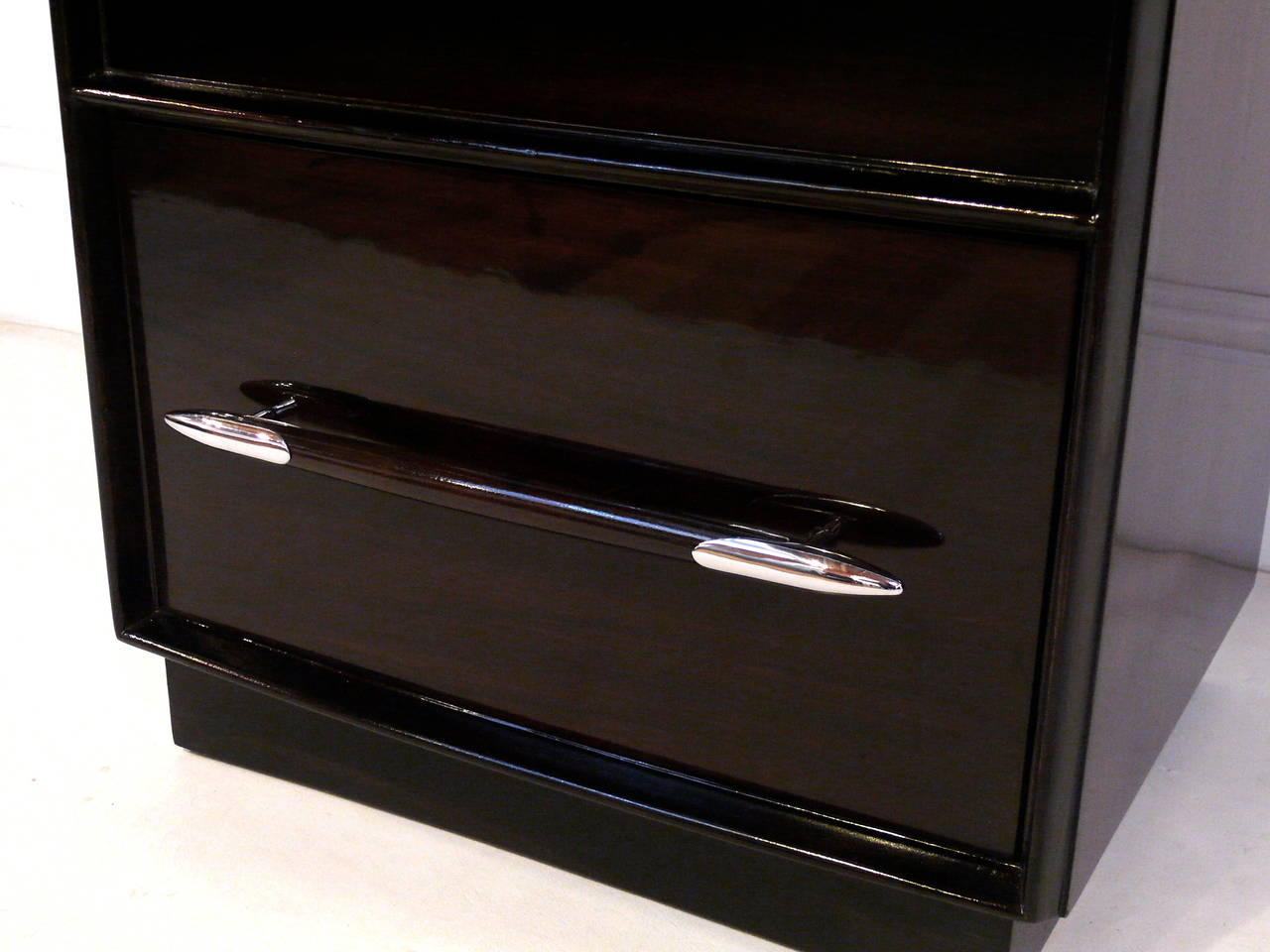 Mid-Century Modern Pair of T.H. Robsjohn-Gibbings End Tables