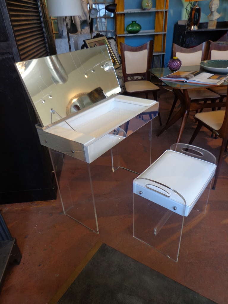 Mid-Century Modern Mirrored Lucite Dressing Table With Bench
