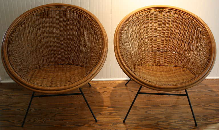 Pair of Modernist Circle Woven Chairs In Excellent Condition In Pound Ridge, NY