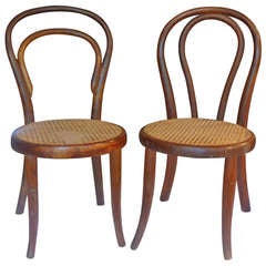 Paire de chaises d'enfant Thonet en bois courbé du début du siècle dernier