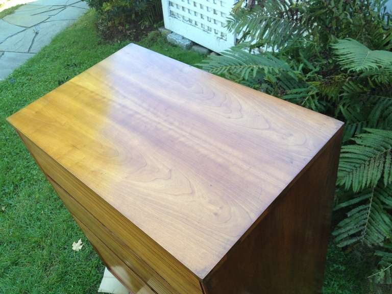 Mid-century walnut chest of drawers In Excellent Condition In Pound Ridge, NY