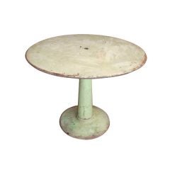 Pistachio pedestal table
