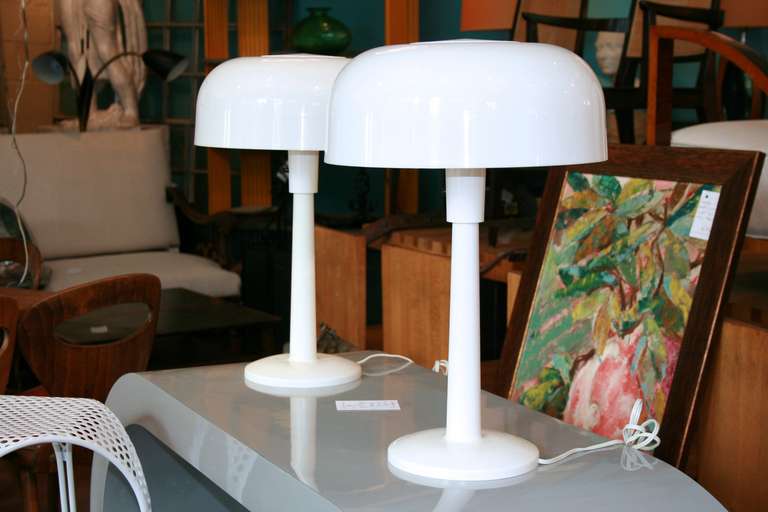 Pair of sensational all perspex lamps, curved shade, by Gerald Thurston