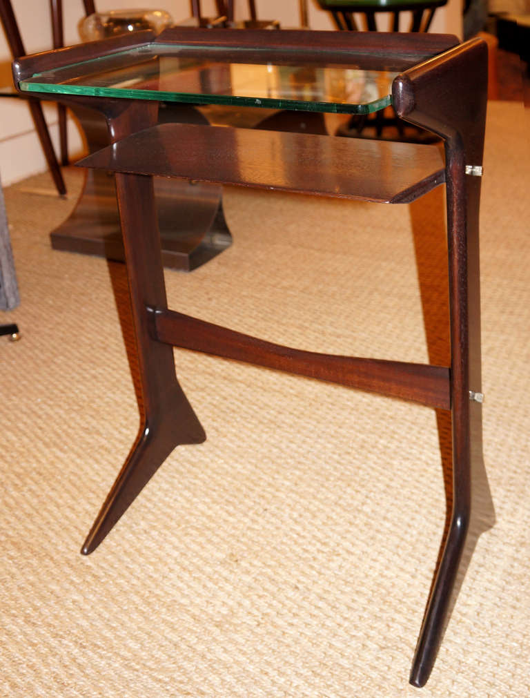 Diminutive Pair of Side Tables/Night Stands in the Manner of Ulrich In Excellent Condition In New York, NY