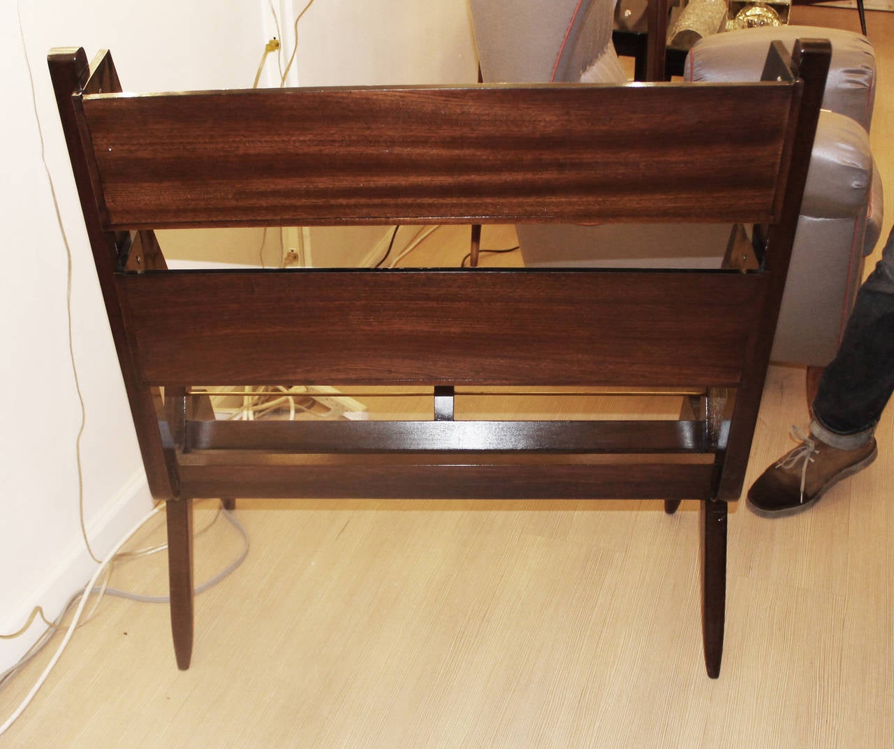 Italian Mid-Century Book and Magazine Rack In Good Condition In New York, NY