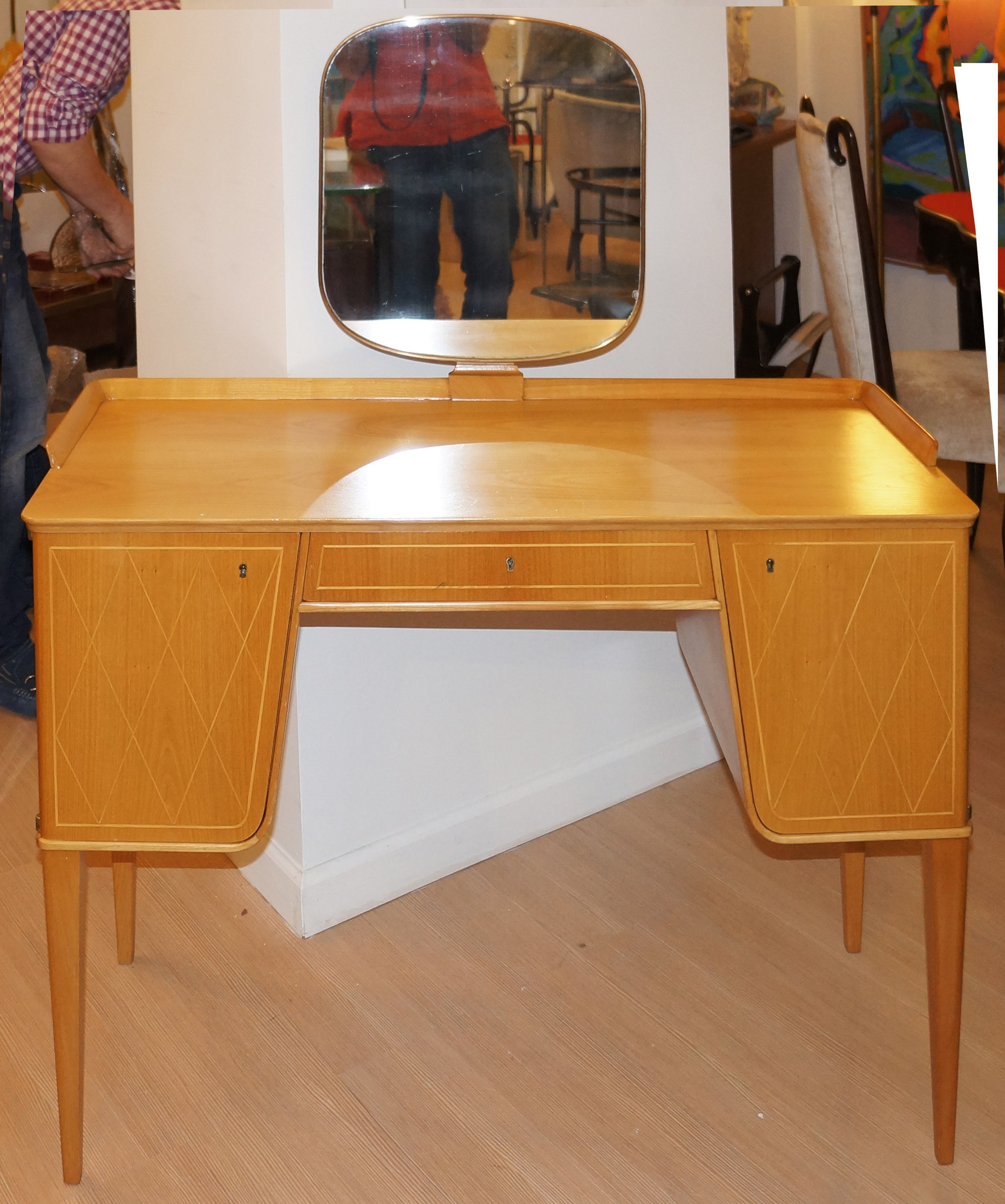 Elegant Midcentury Vanity Table at 1stDibs