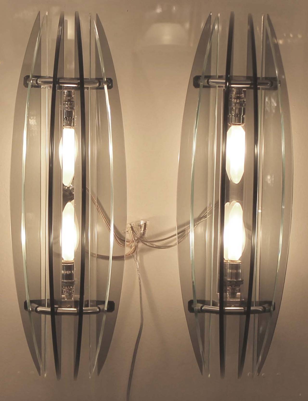 Large Pair of Italian Veca Bi-Color Glass Sconces, 1970s In Good Condition In New York, NY