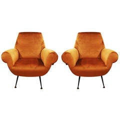 Pair of sleek Armchairs, Italy 1950s 7