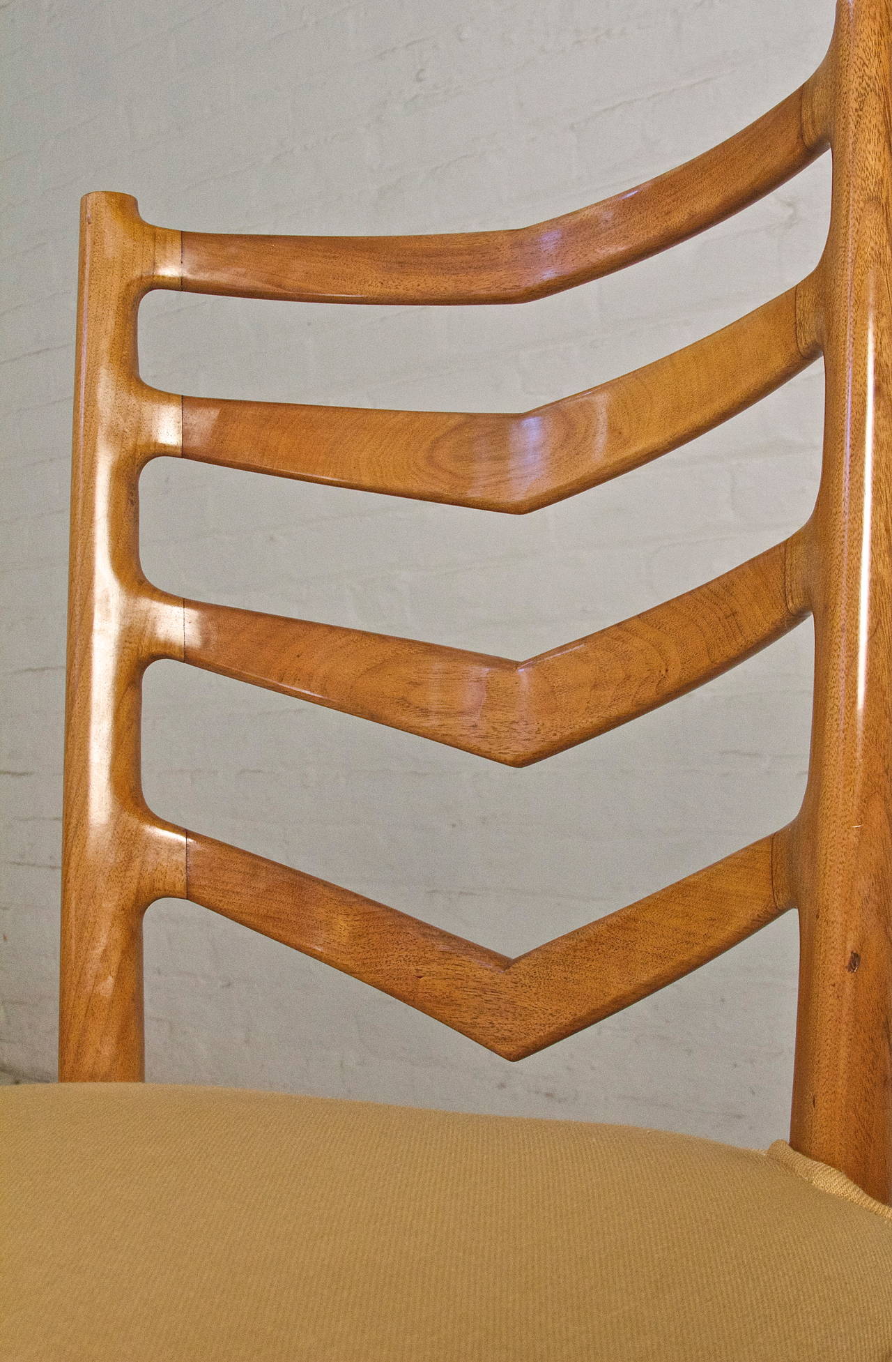 Rare Set of Six Dining Chairs by Osvaldo Borsani In Excellent Condition In Brooklyn, NY