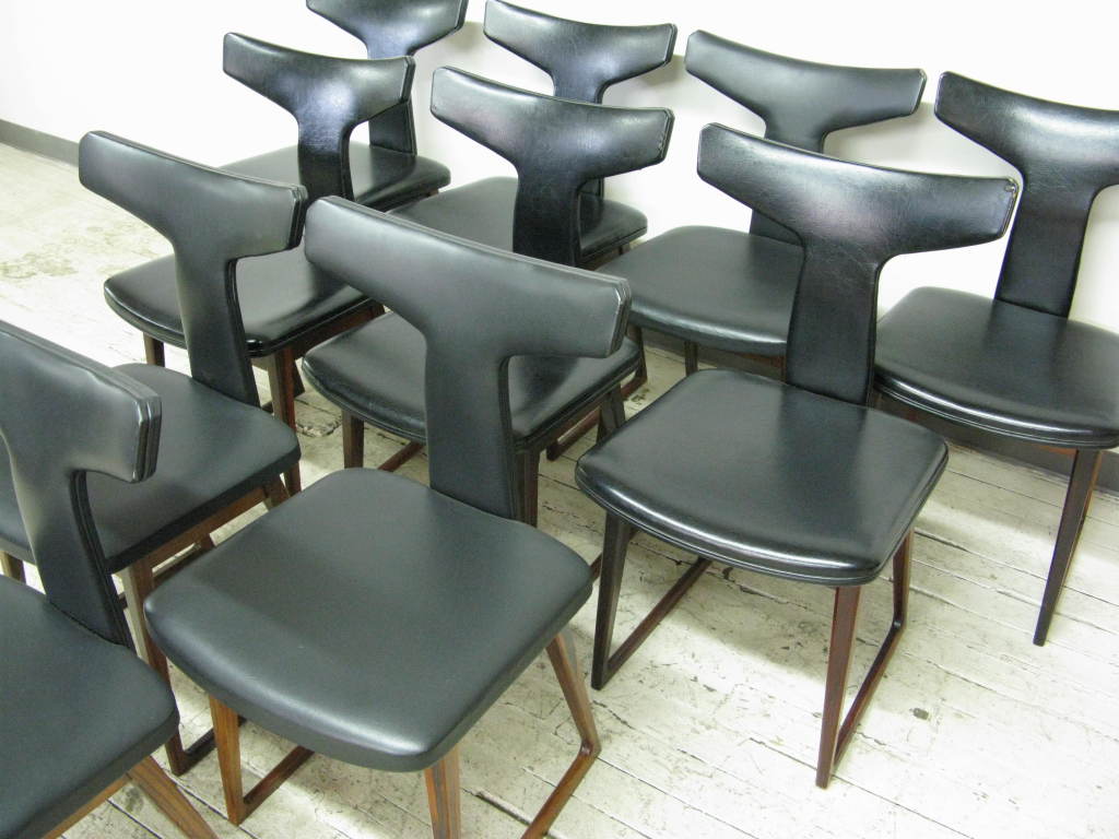 Scandinavian Modern Set of 10 Dining Chairs by Arne Vodder