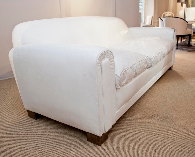 Deco-style White Leather Sofa In Distressed Condition In New Preston, CT