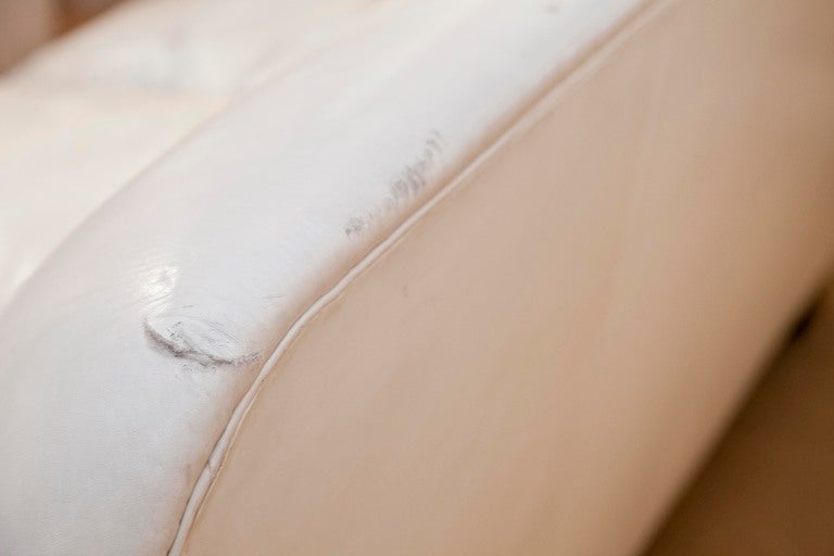Deco-style White Leather Sofa 3