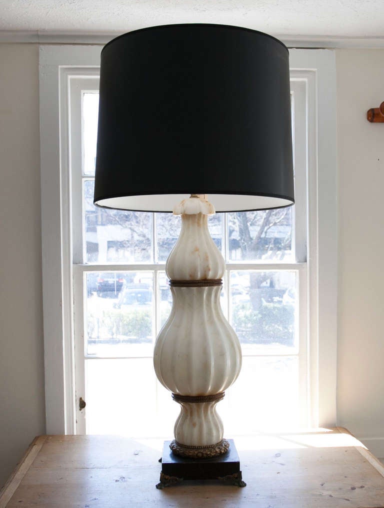 Single Carved White Marble Italian Table Lamp In Good Condition In New Preston, CT