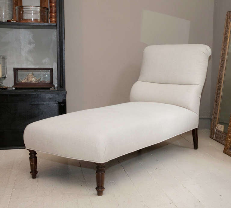 Napoleon III Chaise Upholstered in Natural Belgian Linen with Pillow-Form Back and Signature Turned Wood Legs