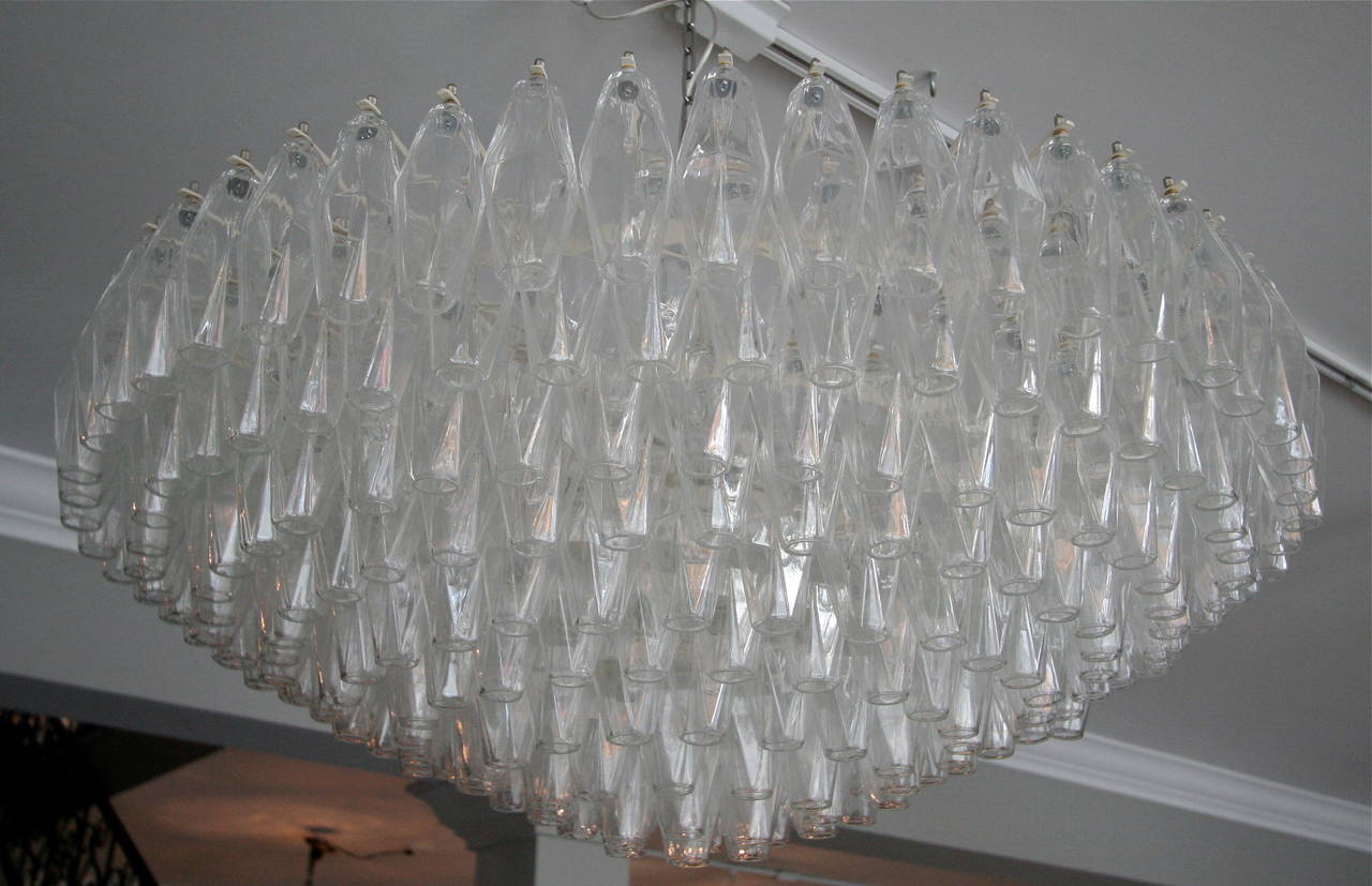 Large round 1970s chandelier with 271 polyhedron clear glass pieces in nine tiers.