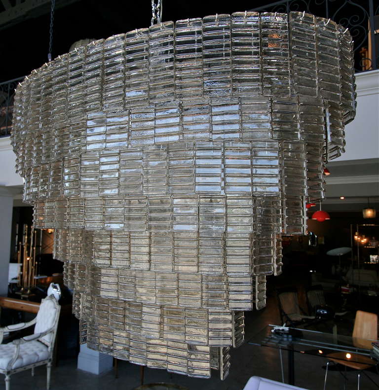 Mid-Century moderno Grande lampadario ovale a più livelli in vetro di Murano fumé in vendita