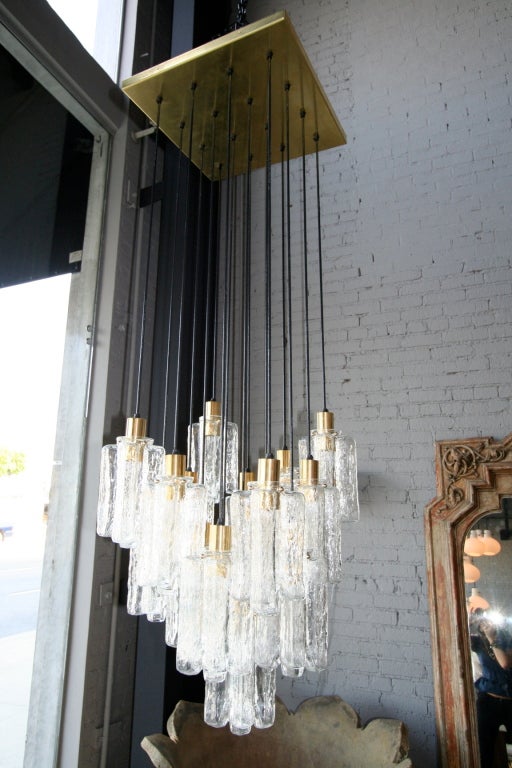 1960s Kalmar Granada chandelier with sixteen lights.