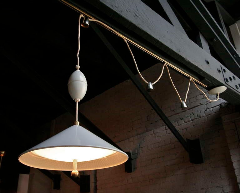 Lightolier 1970s White Metal and Glass Hanging Lamp on Track For Sale 3