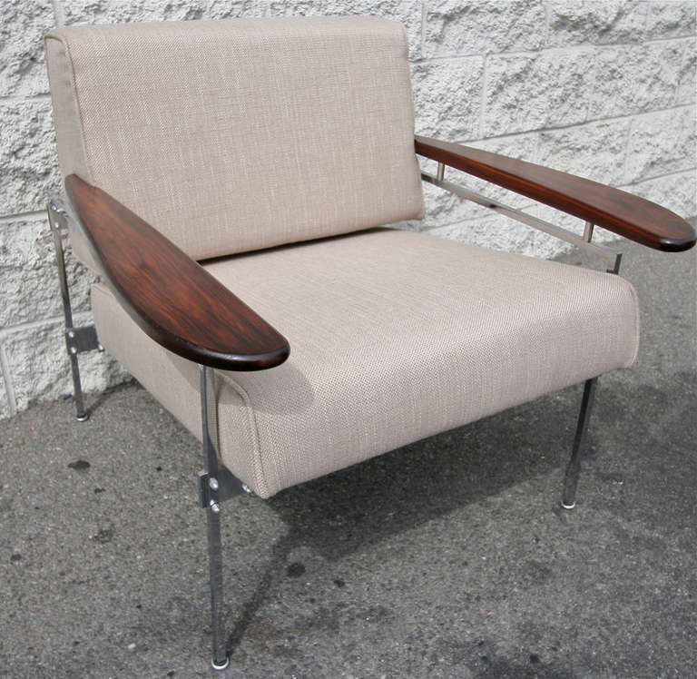 Pair of Sergio Rodrigues Beto chairs upholstered in beige linen