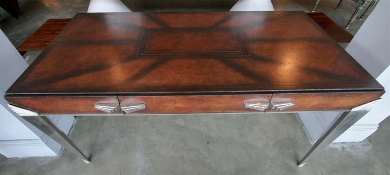 Milieu du XXe siècle Console ou bureau Art Déco des années 1930 en métal et cuir en vente