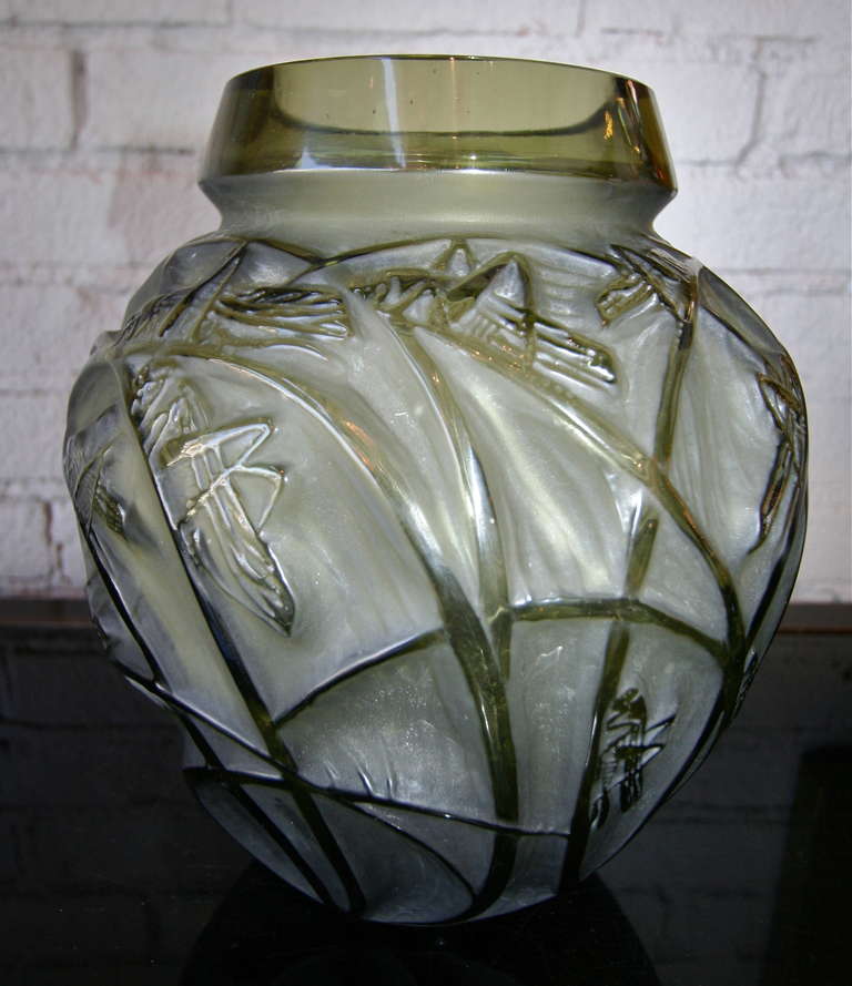 Rene Lalique 1930s Sauterelles Grasshopper Glass Vase In Excellent Condition In Los Angeles, CA