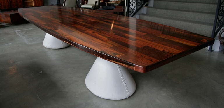 Parquet Brazilian Jacaranda Guarujá Dining Table by Jorge Zalszupin In Good Condition For Sale In Los Angeles, CA