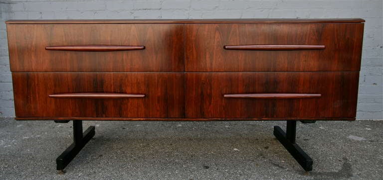 Mid-Century Modern Cimo 1960s Brazilian Jacaranda Wood Sideboard or Dresser For Sale