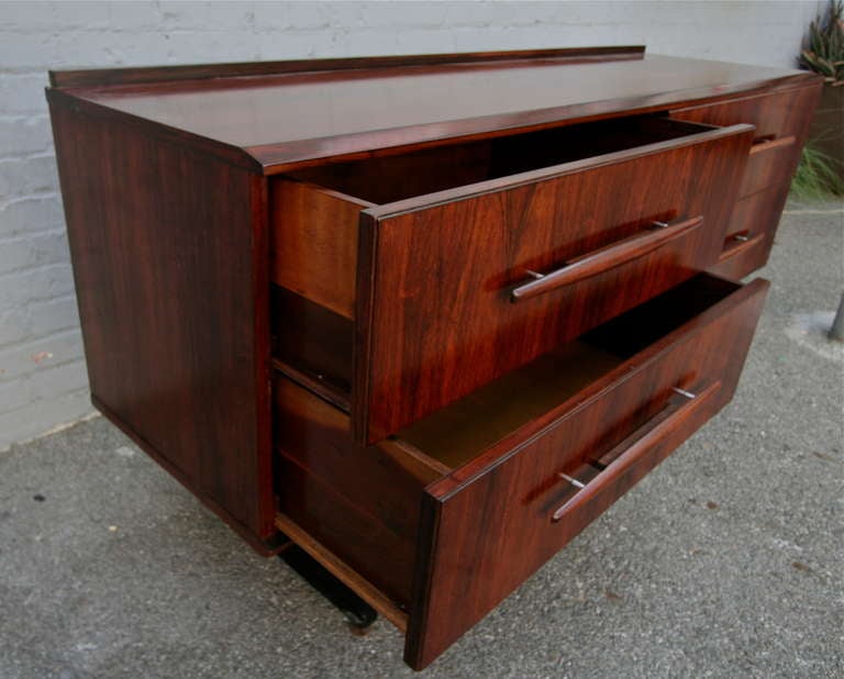 Cimo 1960s Brazilian Jacaranda Wood Sideboard or Dresser In Good Condition For Sale In Los Angeles, CA