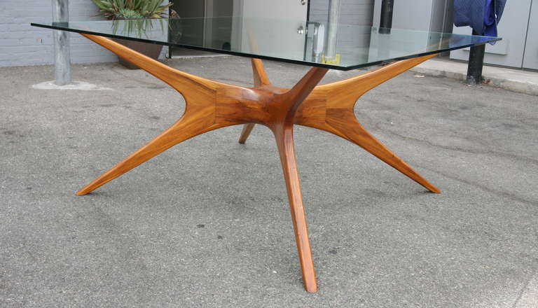 Argentine 1970s Argentinian Dining Table with Spider Leg in Petiribi Wood