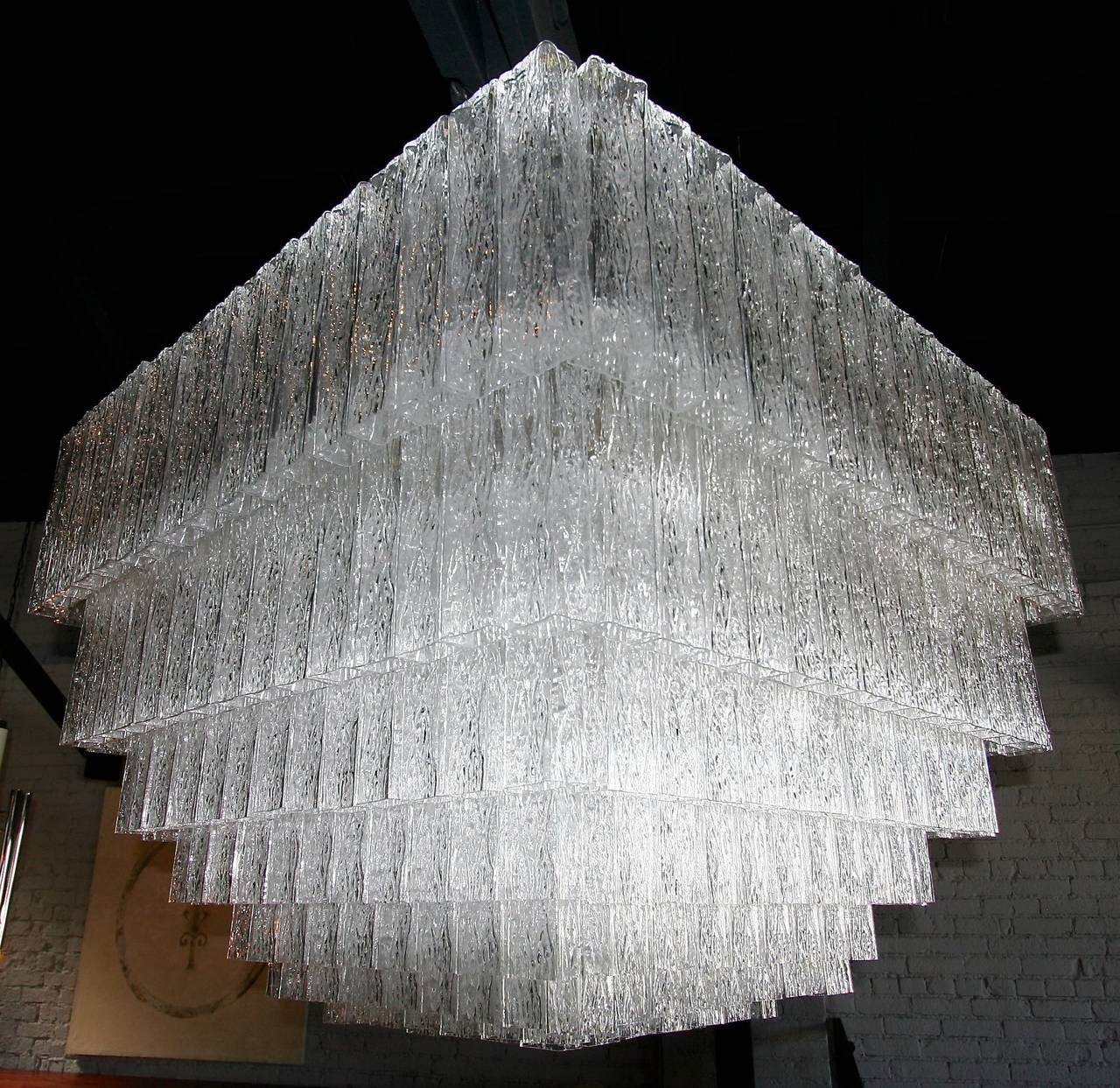 Large square 1960s Vistosi chandelier with 322 pieces of rectangular shaped wavy murano glass and 22-light.