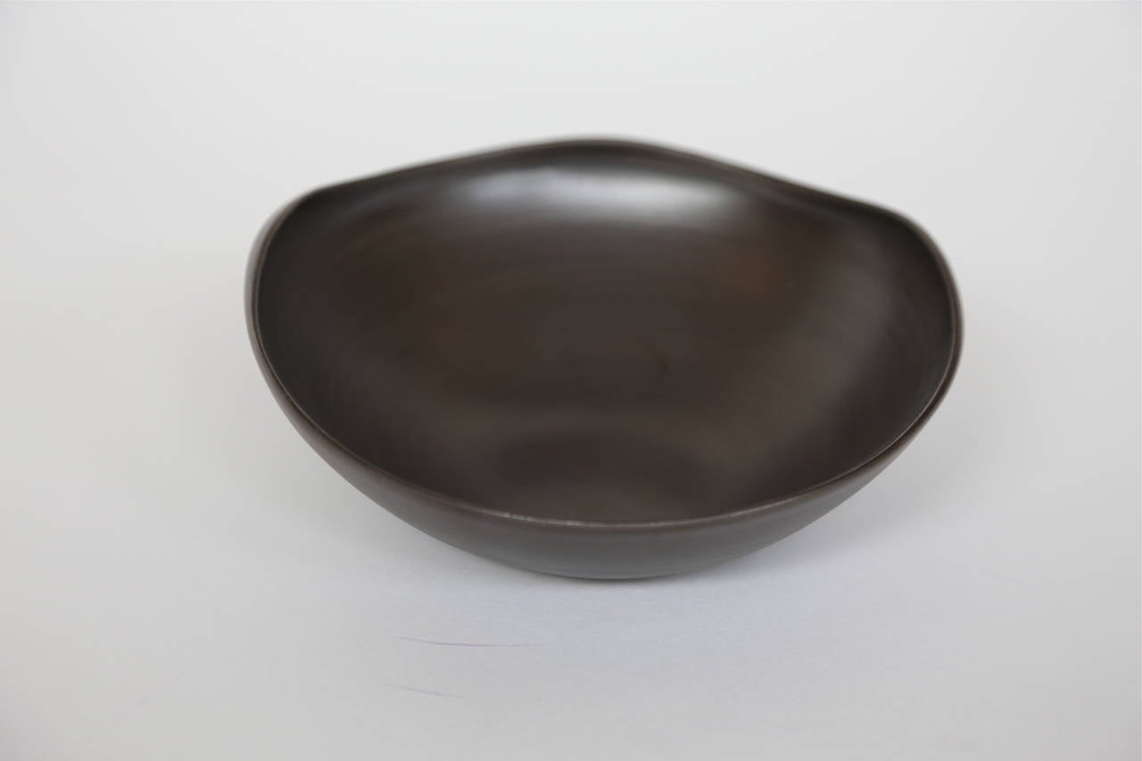 Italian Rina Menardi Handmade Ceramic Conch Bowls For Sale