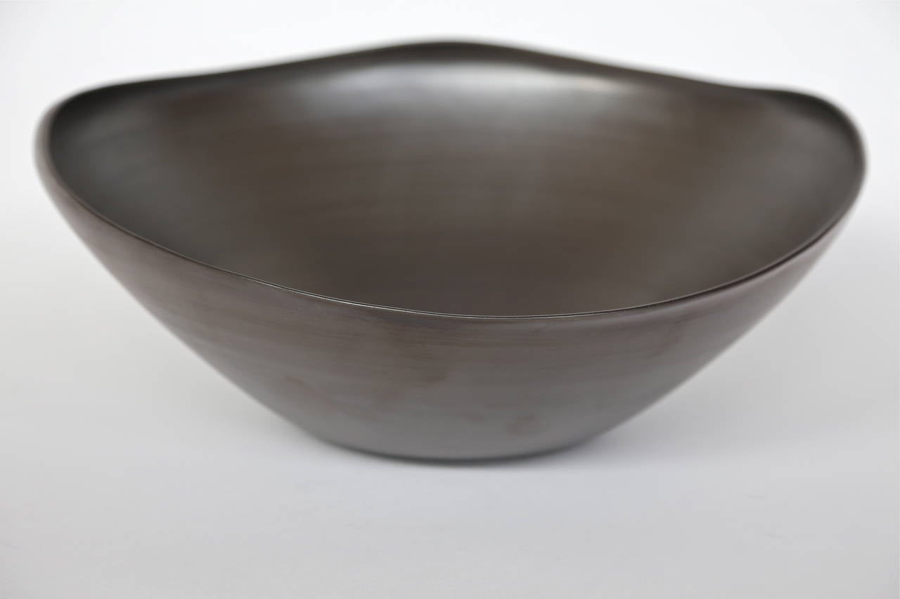 Rina Menardi Handmade Ceramic Conch Bowls For Sale 4