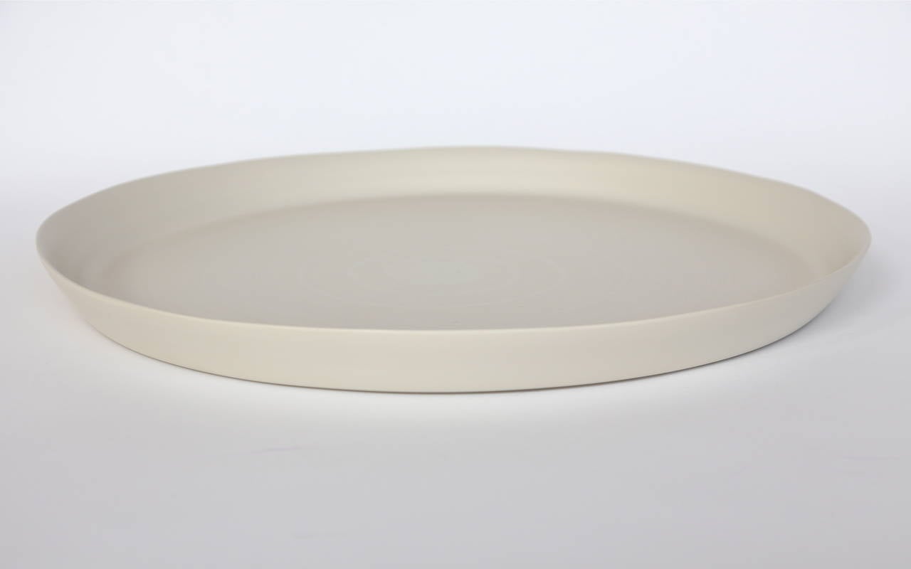 Cuencos, platos y vajilla de cerámica italiana hecha a mano en lino, bronce, marrón claro y blanco, de Rina Menardi. Precio individual, no como conjunto.

Dimensiones y precios:
Bandeja Maxi 935 $ - (Diámetro 29