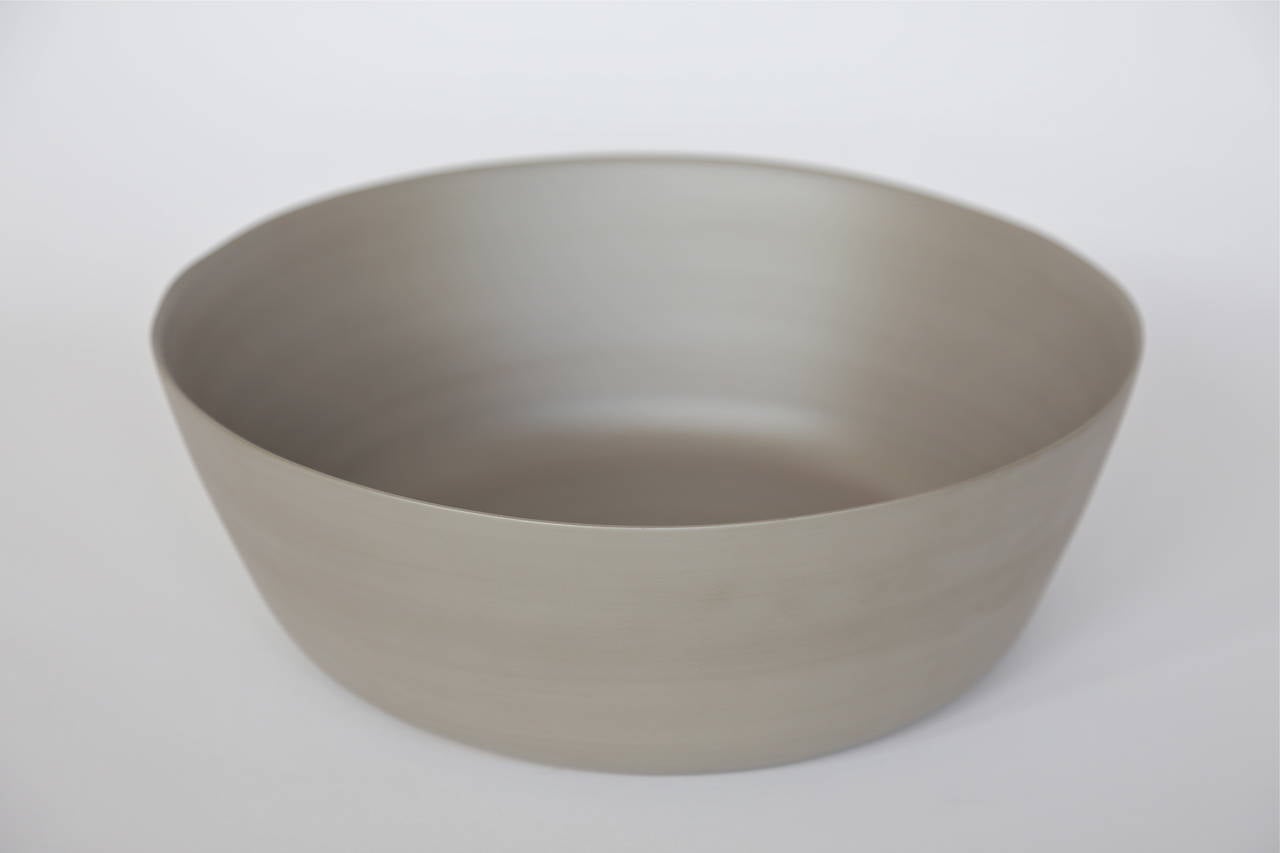 Cuencos y platos de cerámica para salpicaduras hechos a mano por Rina Menardi en Nuevo estado para la venta en Los Angeles, CA