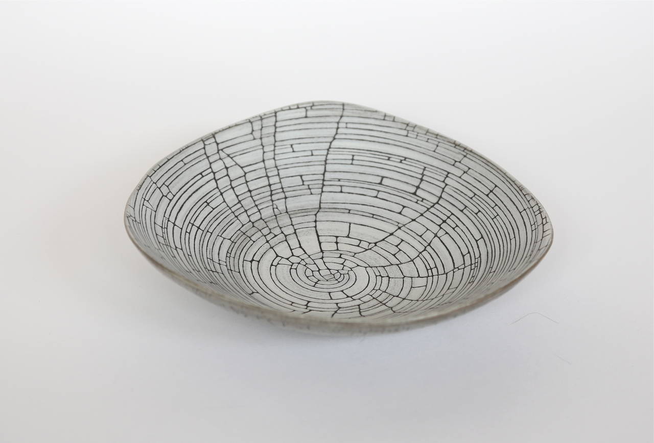 Italian Rina Menardi Handmade Ceramic Triangular Crackled Bowls For Sale