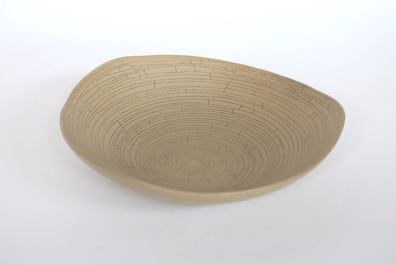 Rina Menardi Handmade Ceramic Triangular Crackled Bowls In New Condition For Sale In Los Angeles, CA