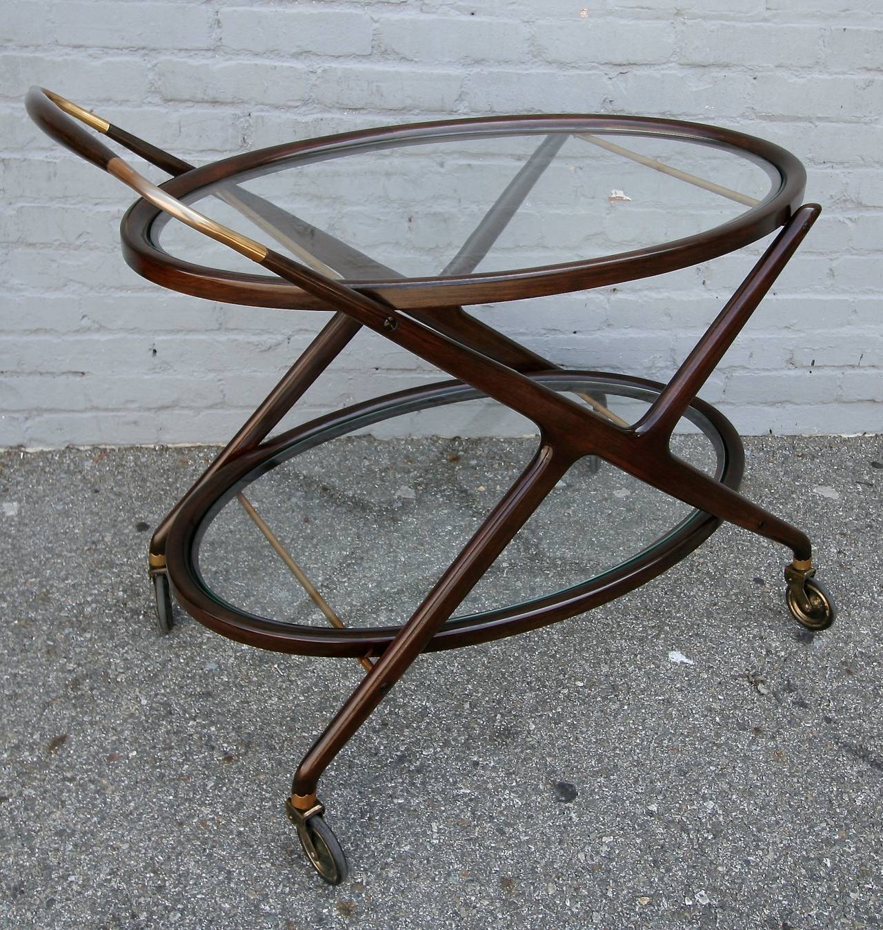 Cesare Lacca 1960s Bar Cart with Glass Shelves and Brass Details In Excellent Condition In Los Angeles, CA