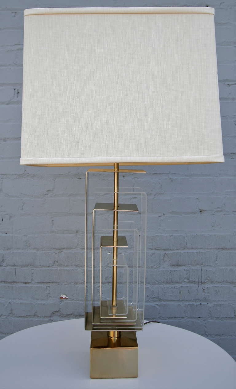 American Pair of 1960s Brass and Acrylic Table Lamps by Laurel For Sale