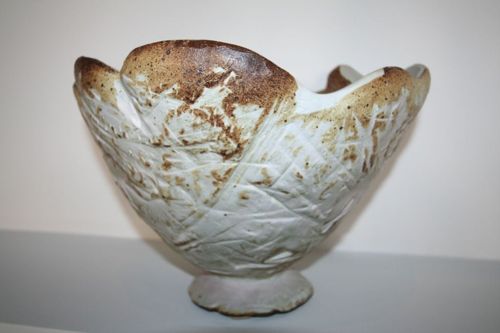 A beautiful, decorative 70's ceramic bowl by Daric Harvie