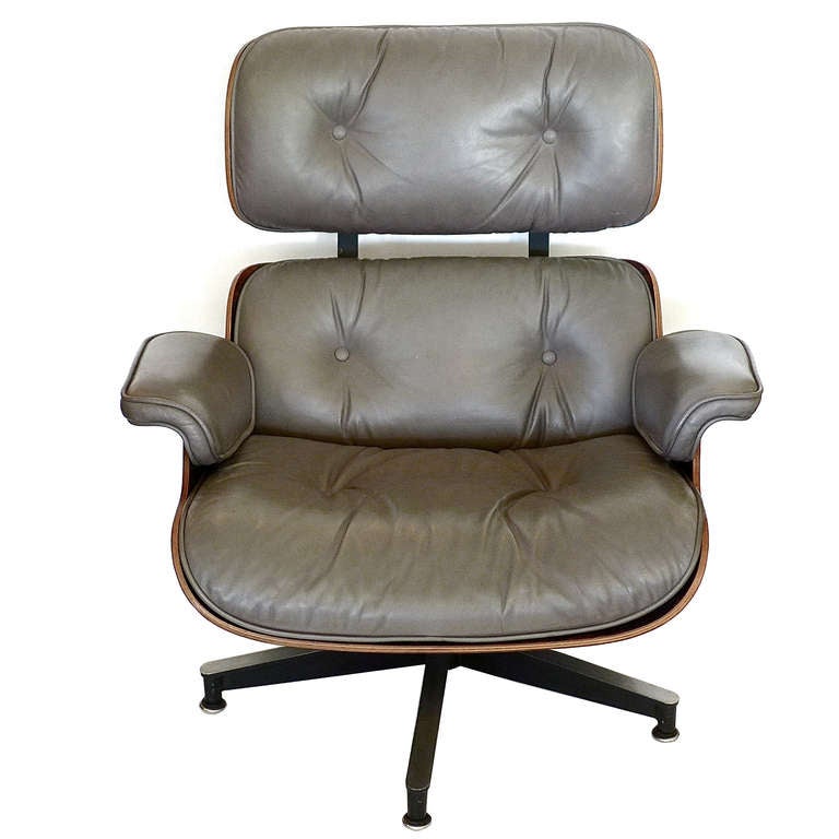 Rare Early 1970's Rosewood Eames 670 Lounge Chair & 671 Ottoman In Excellent Condition In Los Angeles, CA