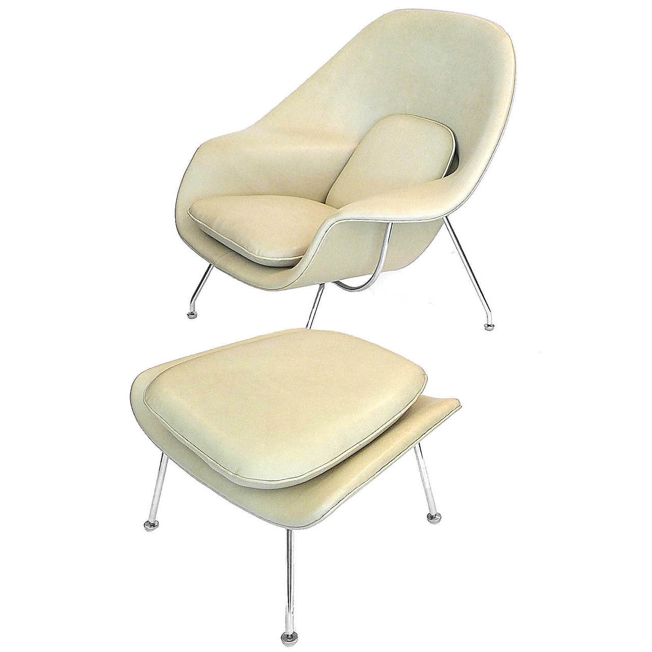 Saarinen Leather Womb Chair and Ottoman, Knoll, 1978 For Sale