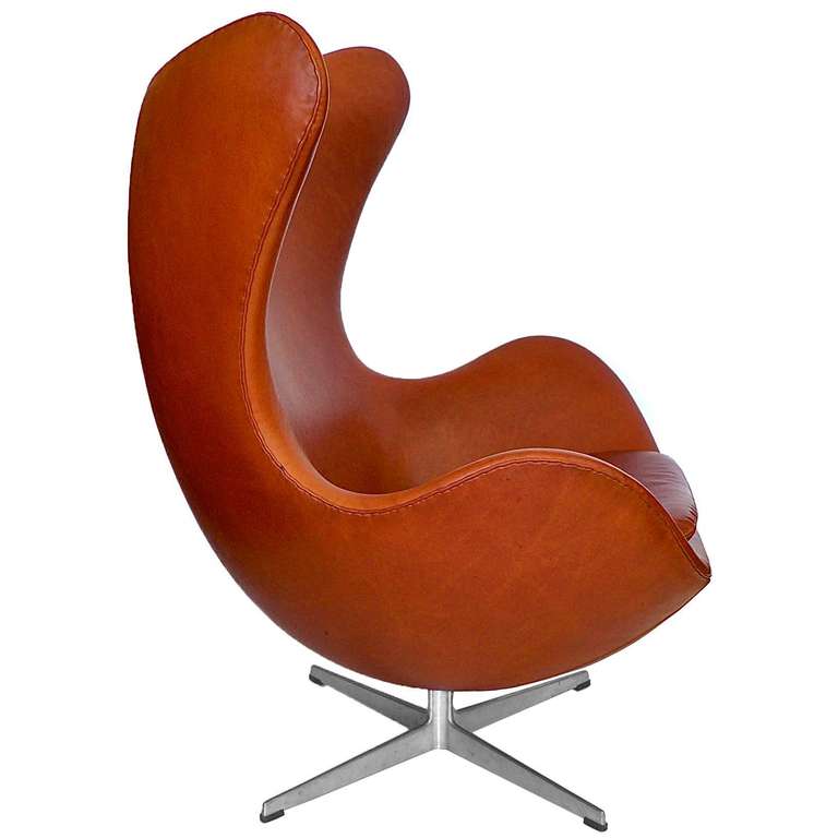 Mid-20th Century Egg Chair and Ottoman by Arne Jacobsen in Danish Chestnut Brown