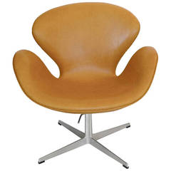 Rare Early Leather Adjustable Swan Chair by Arne Jacobsen