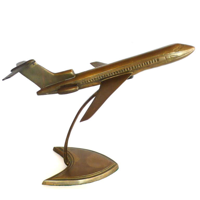 Very nicely detailed 1965 DC 9 bronze airplane model makes a great sculpture for a library or an office.