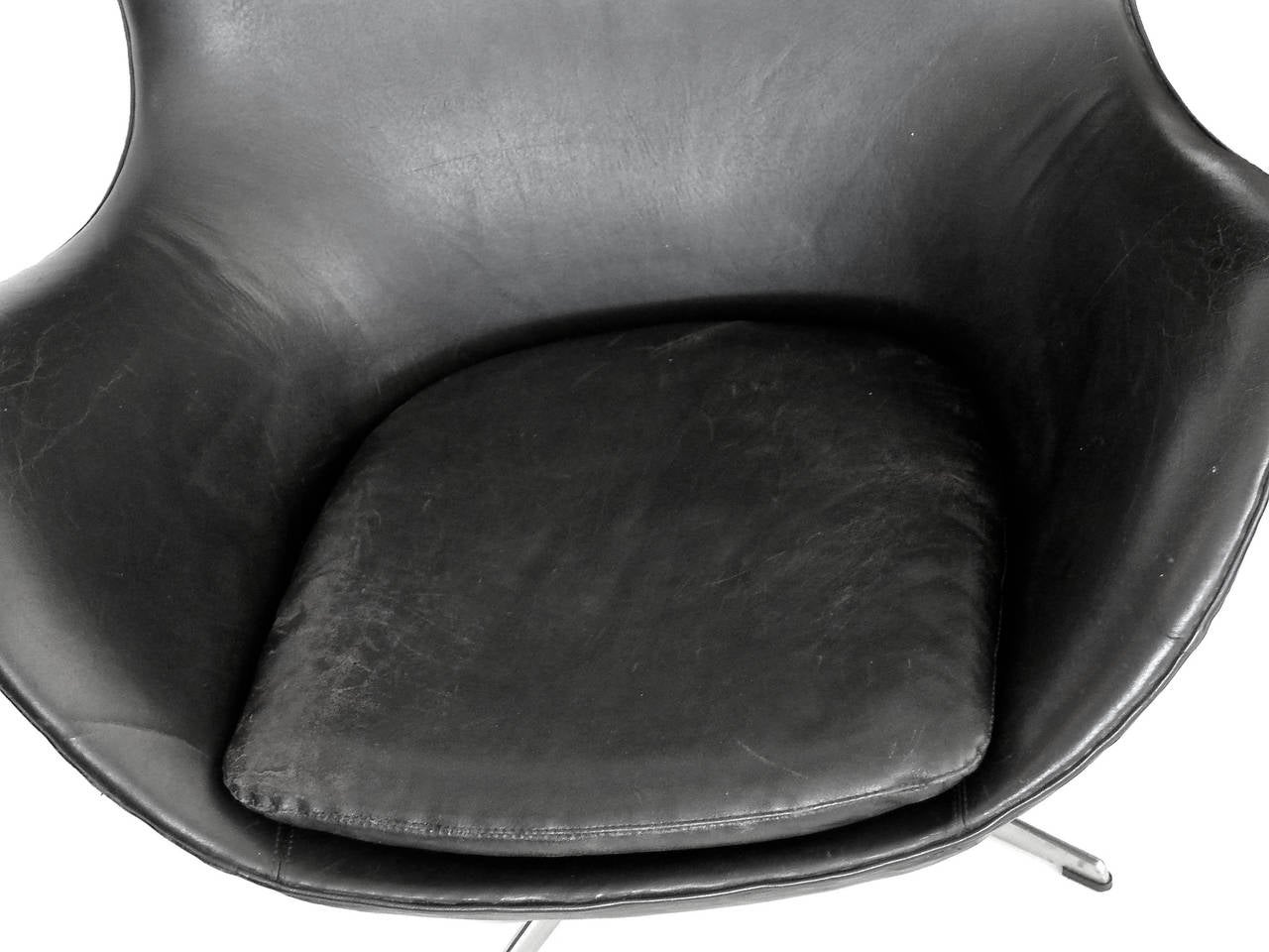 Aluminum Early Egg Chair and Ottoman by Arne Jacobsen with Original Black Leather For Sale