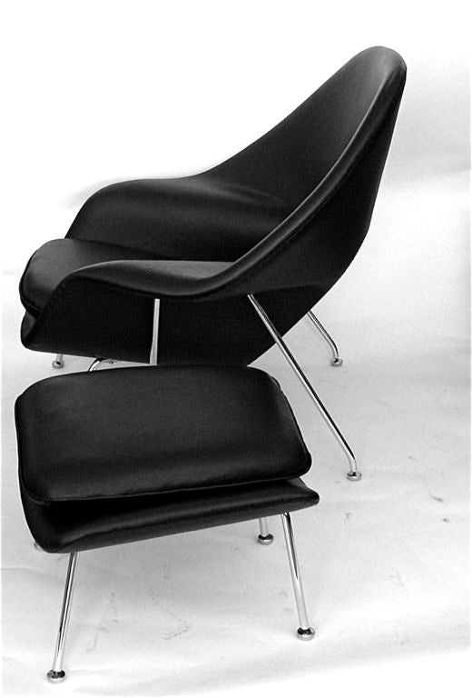 American Vintage Black Leather Eero Saarinen Womb Chair & Ottoman Knoll