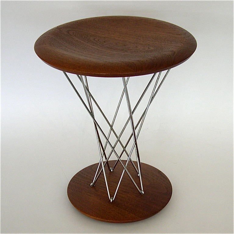 This amazing original rocking stool is in excellent original condition. It retains it's original finish and Knoll tag. It has very light patina to the chrome. It is strong and stable.
