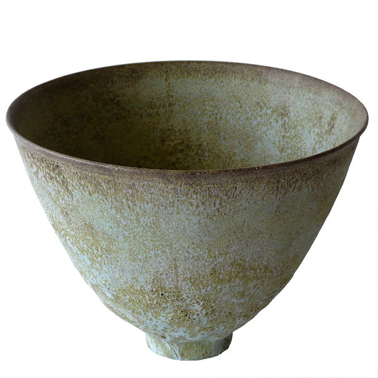 Outstanding Large Mottled Glaze Bowl by Natzler For Sale