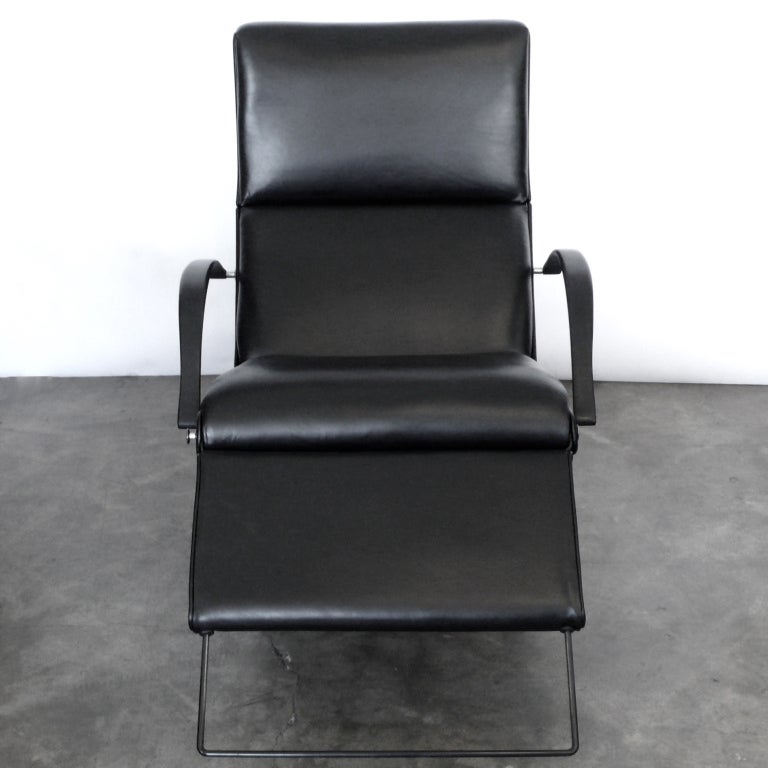 P 40 Leather Lounge Chair by Osvaldo Borsani for Techno In Excellent Condition In Los Angeles, CA