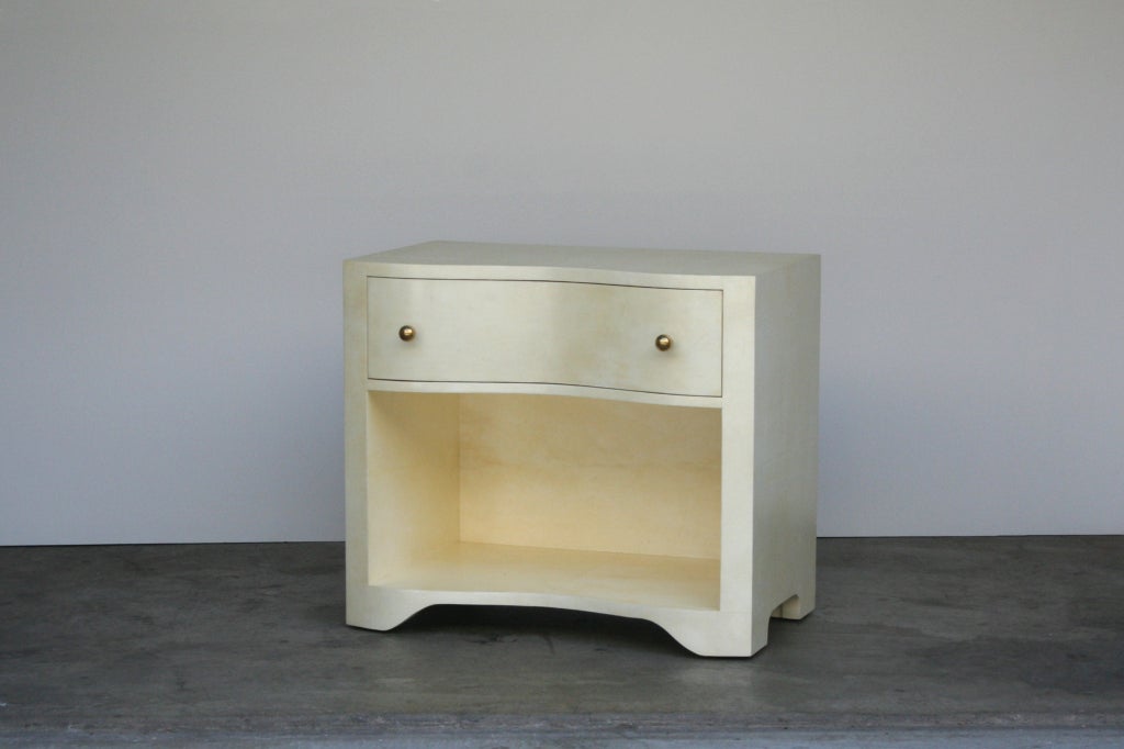 Serpentine Nightstand  in Bleached Parchment In Excellent Condition In Los Angeles, CA